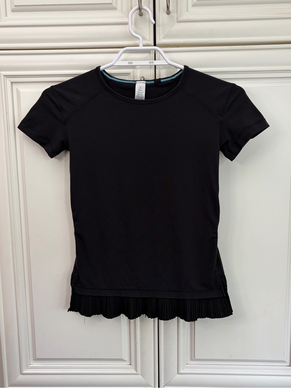 Ivivva by Lululemon girl’s t-shirt 🍋